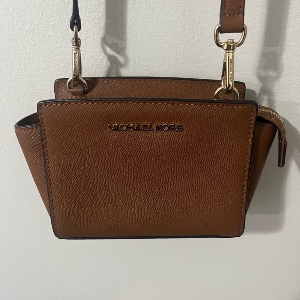 Michael Kors Selma Mini Messenger Leather Bag